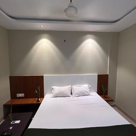 Hotel Sun Lodging Bhiwandi Buitenkant foto
